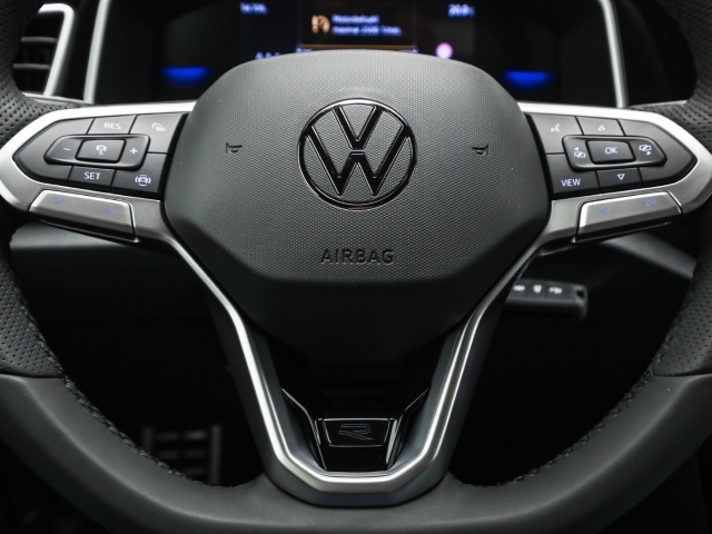 VW - T-Roc R-Line 1.5 TSI DSG Ganzjahresreifen_9