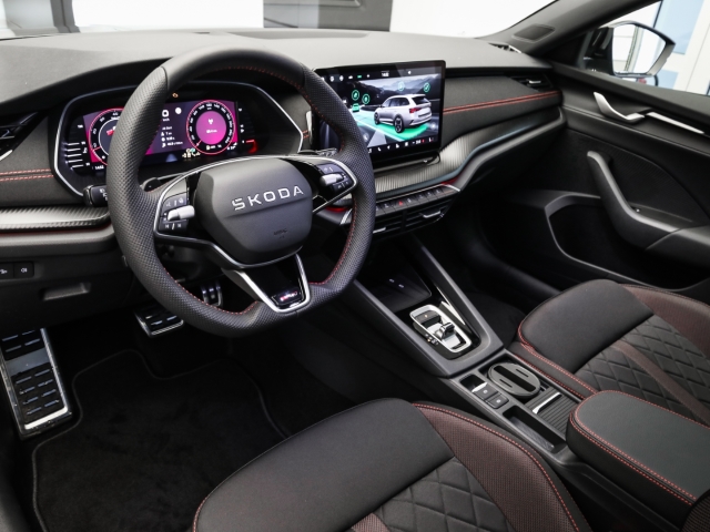 Skoda - Octavia Combi RS 2.0 TSI DSG AHK Pano Winter Matrix_9