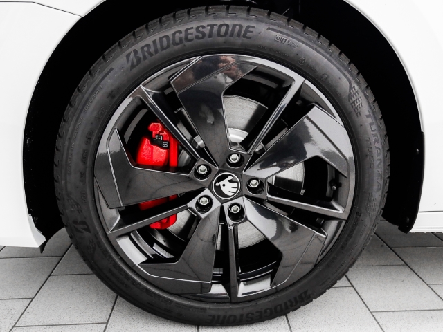 Skoda - Octavia Combi RS 2.0 TSI AHK Navi Pano Winter Canton_3