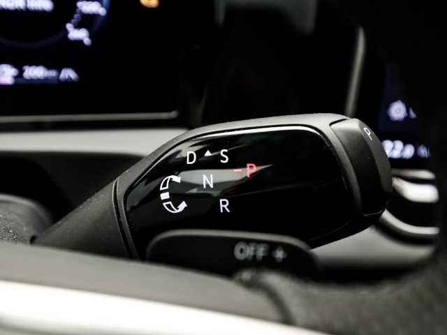 VW - Tiguan R-Line 2.0 TDI DSG AHK Navi Komfort Winter_12