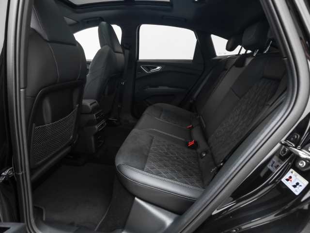 Audi - Q4 Sportback 55 quattro SONOS Pano AHK_20