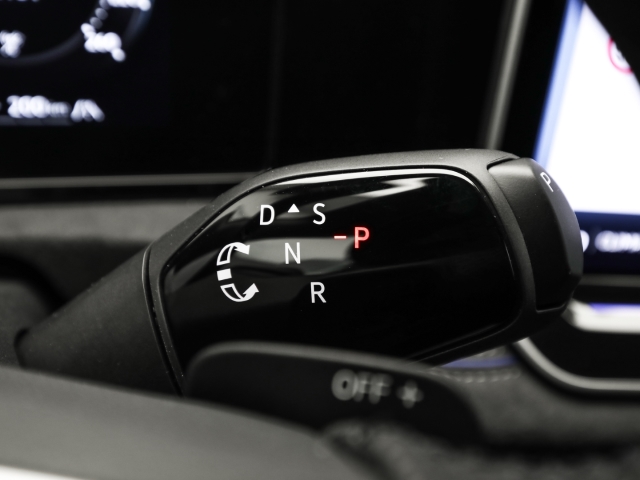 VW - Tiguan R-Line 1.5 eTSI DSG Navi Leder Anschlussgarantie_12