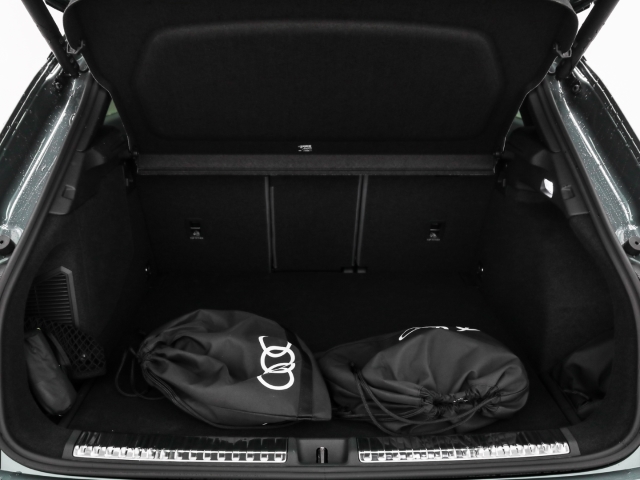 Audi - Q3 e-hybrid S line Pano DigMatrix TechPro_18