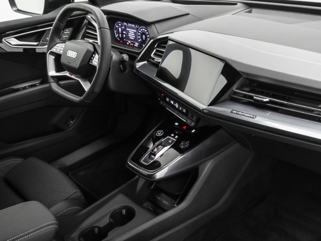 Audi - Q4 e-tron 45 quattro S line edition Sonos AHK_16