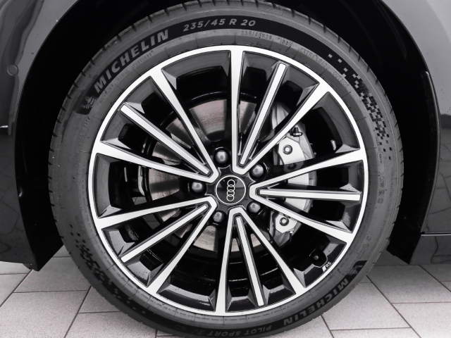 Audi - A6 e-tron Avant performance B&O AHK HUD Navi Matrix_4