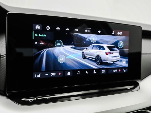 Skoda - Octavia Combi 2.0 TDI Essence AHK LED_11