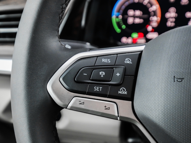 VW - T7 Multivan Style 1.5 eHybrid lang 4M AHK Navi 7-Sitzer_10