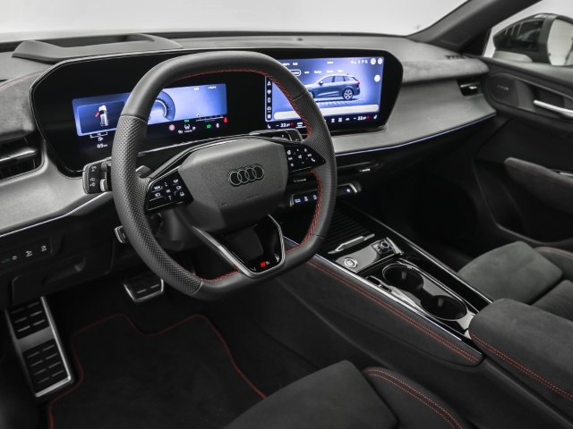 Audi - Q3 TFSI SUV quattro DigMatrix TechPro ACC_9