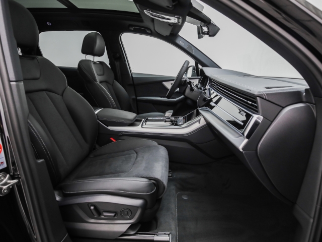 Audi - Q7 55 TFSIe S line business AHK B&O Pano HUD_18