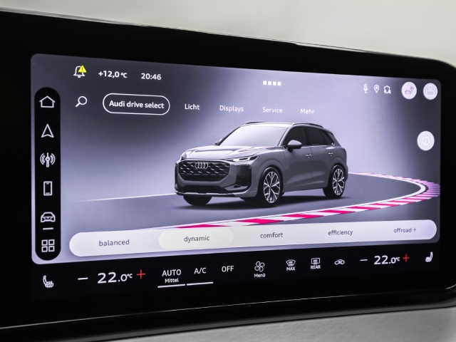 Audi - Q3 TFSI quattro S line AHK LED ACC Kamera_13