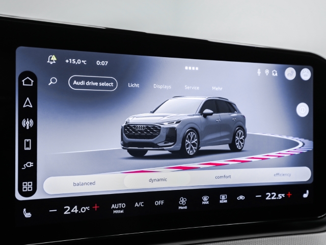 Audi - Q3 e-hybrid S line Pano DigMatrix TechPro_12