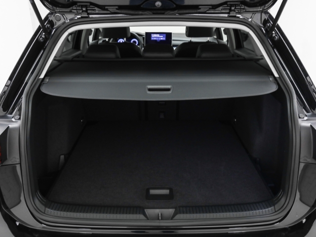 VW - Golf Variant 1.5 eTSI DSG GOAL Navi AHK AreaView_13