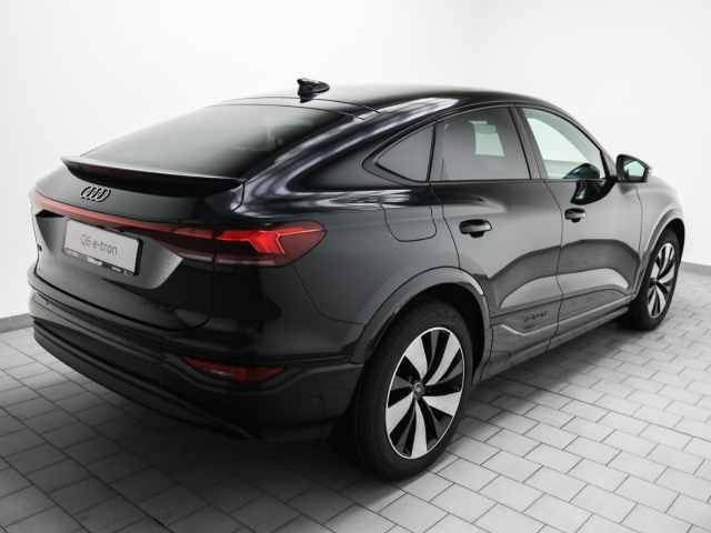 Audi - Q6 e-tron Sportback AHK Matrix ACC BeifDispl._5