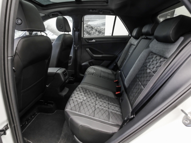 VW - T-Roc 1.5 TSI DSG R-Line Black Style Pano AHK_12