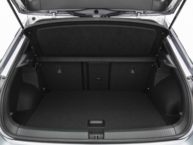 VW - T-Roc R-Line 1.5 TSI DSG Ganzjahresreifen_15