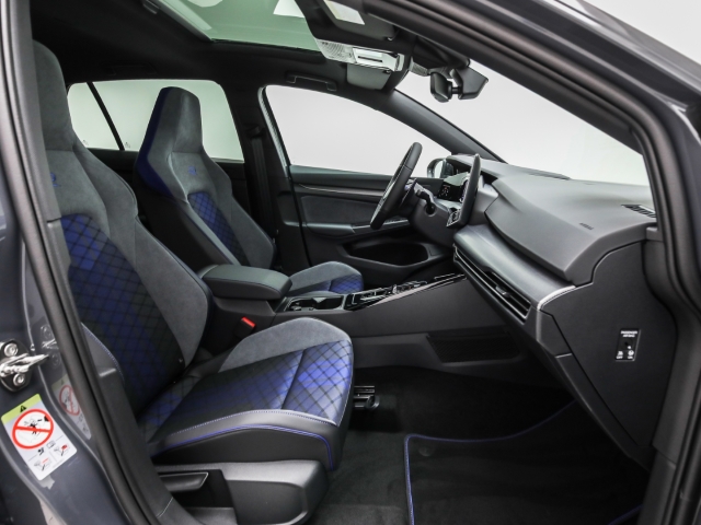 VW - Golf R BLACK EDITION 2.0 TSI 4M DSG Pano Navi Winter_13 VW - Golf R BLACK EDITION 2.0 TSI 4M DSG Pano Navi Winter_13