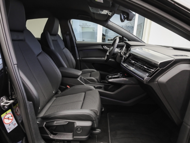 Audi - Q4 e-tron Sportback 45 S line AHK HUD Navi Matrix_18