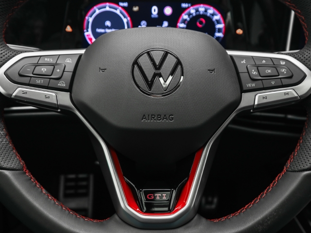 VW - Golf Clubsport 2.0 TSI DSG Navi Pano Akrapovic Winter_10