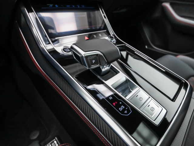 Audi - Q7 60 TFSIe S line business AHK Pano Laser B&O_16