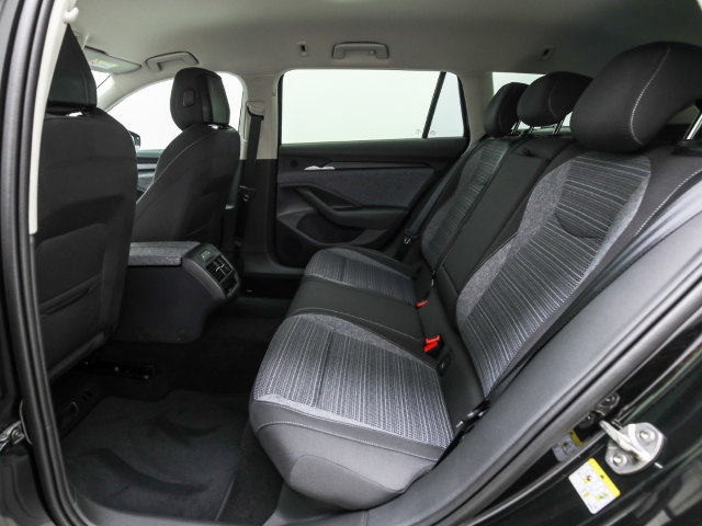 Skoda - Superb Combi 1.5 TSI iV Selection AHK Navi Matrix_11