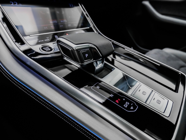 Audi - Q7 55 TFSIe S line business AHK B&O Pano HUD_17
