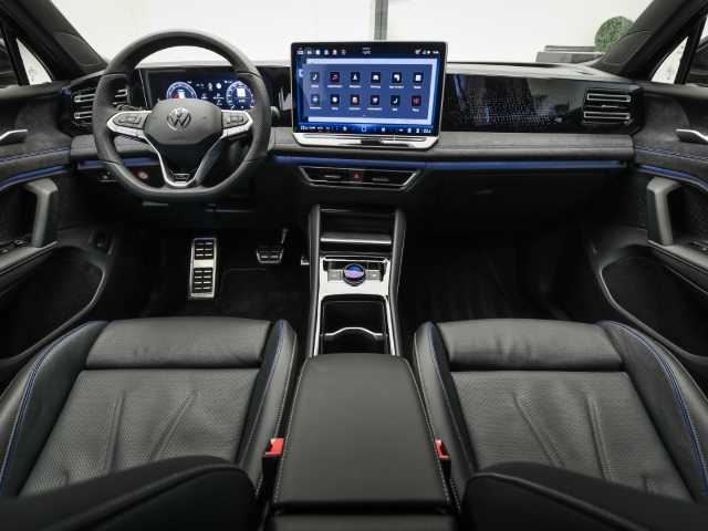 VW - Tiguan R-Line 1.5 eTSI DSG Navi Leder Anschlussgarantie_7