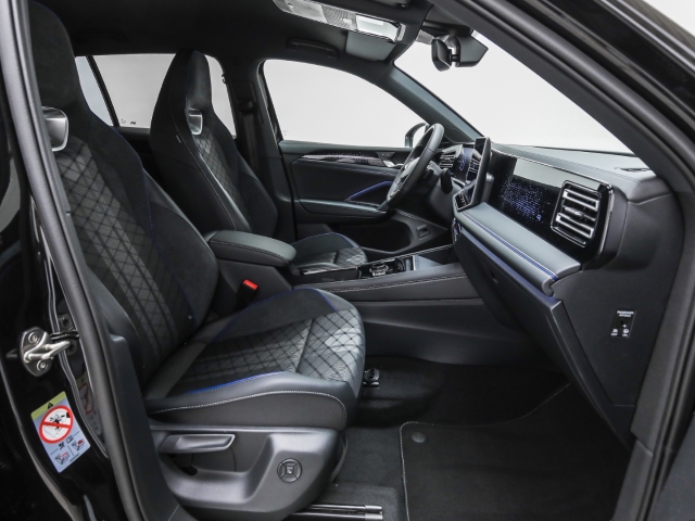 VW - Tiguan R-Line 2.0 TDI DSG AHK Navi IQ.Light Winter_13