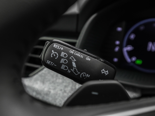 Skoda - Kamiq Tour 1.0 TSI Kamera Matrix_10