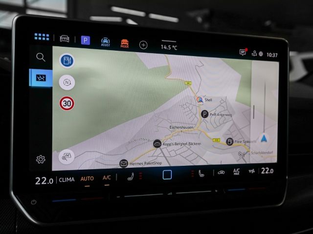 VW - Golf Variant R-Line 1.5 eTSI DSG AHK Navi Kamera_10