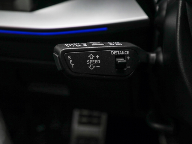 Audi - A3 Sportback 40 TFSIe S line AHK SONOS Navi Matrix_11