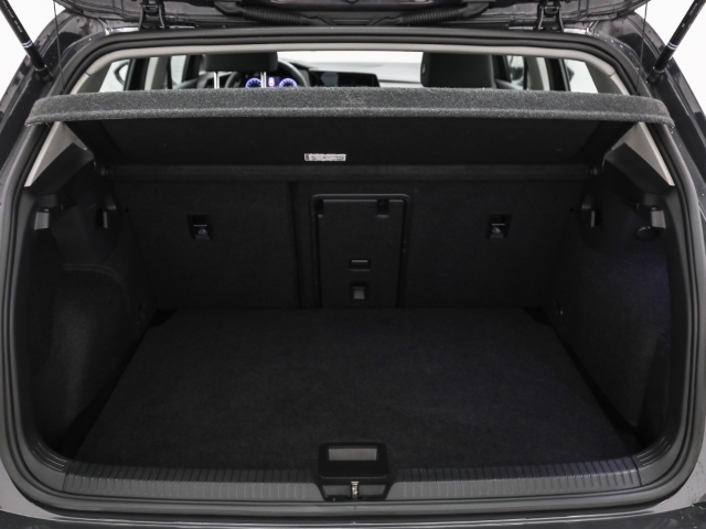 VW - Golf VIII 1.0 TSI LIFE Navi ACC digCockpit_13 VW - Golf VIII 1.0 TSI LIFE Navi ACC digCockpit_13