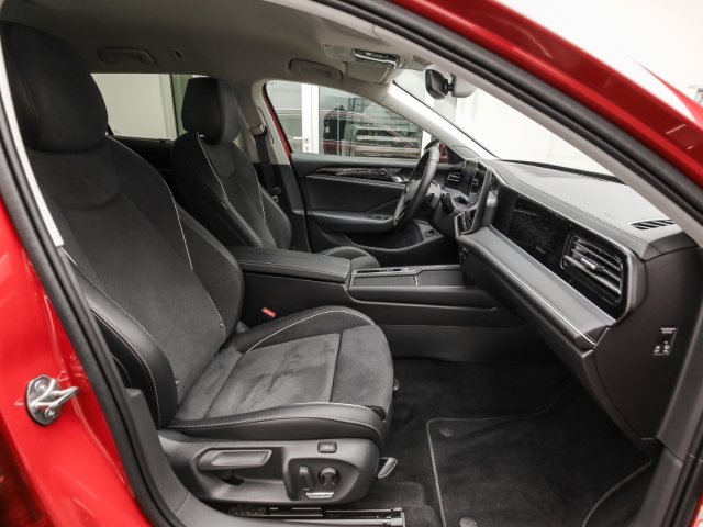 VW - Passat 2.0 TDI DSG Business Navi IQ.Light_11