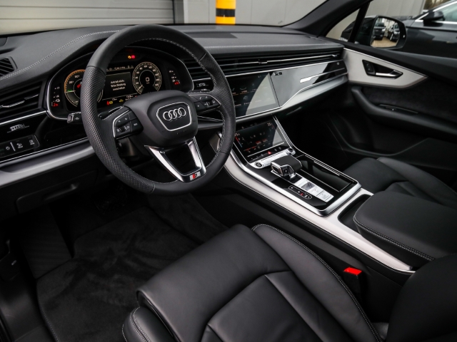 Audi - Q7 55 TFSIe quattro S line business Laser ACC Navi Leder_9