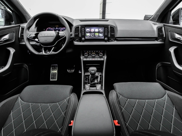 Skoda - Karoq Sportline 1.5 TSI DSG AHK Navi Pano Kamera_7