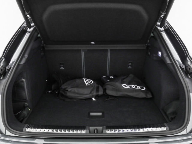 Audi - Q3 Sportback e-hybrid DigMatrix Pano SONOS HUD_20