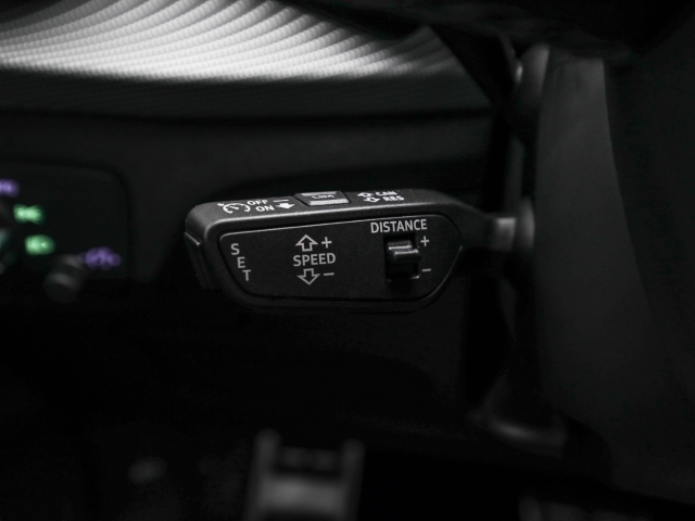 Audi - Q2 35 TFSI S line competition Matrix AHK_11