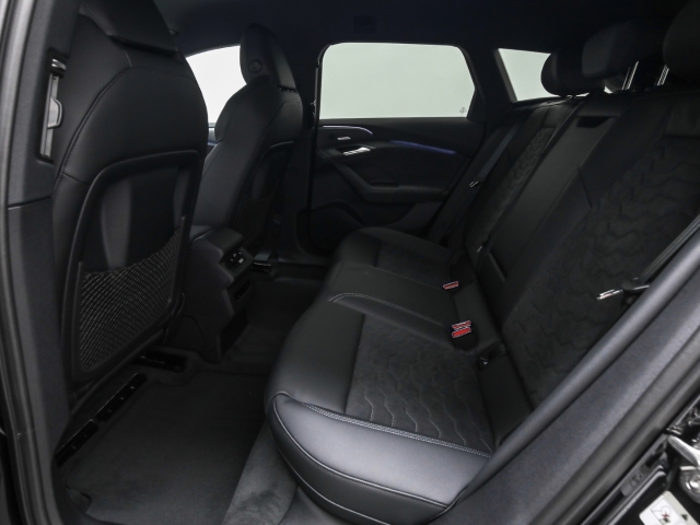 Audi - A6 e-tron Avant performance B&O AHK HUD Navi Matrix_18