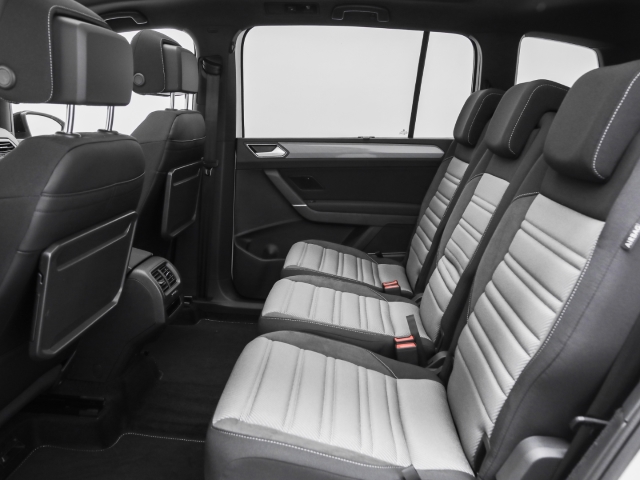 VW - Touran Highline 1.5 TSI DSG 7-Sitzer Navi Kamera_13