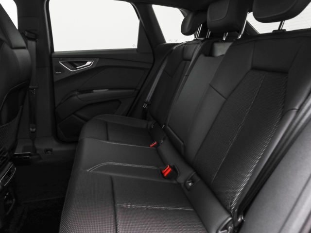 Audi - Q4 e-tron 45 quattro S line edition Sonos AHK_18