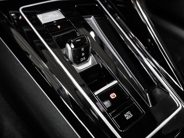 VW - Golf Variant R-Line 1.5 eTSI DSG AHK Navi Kamera_11