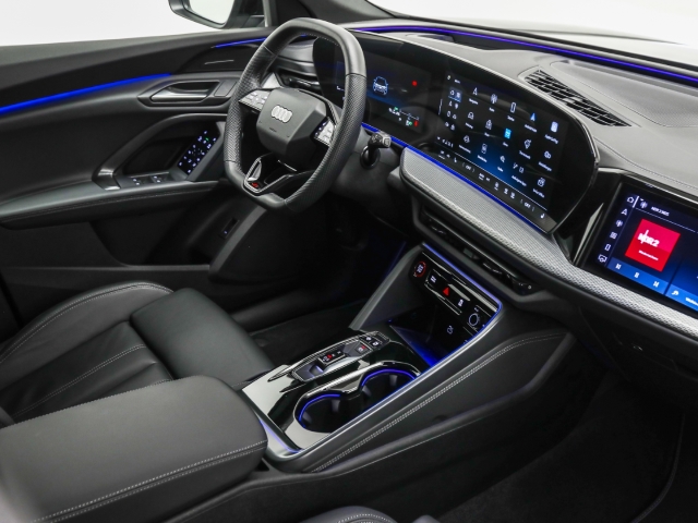 Audi - Q5 edition one schwarz TDI Luftfed. Matrix HUD_15