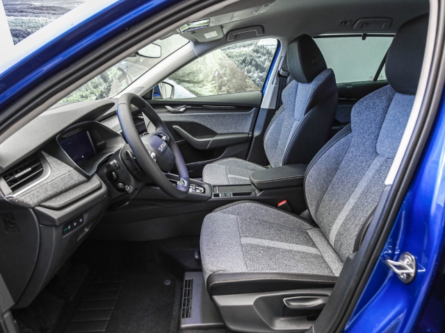 Skoda - Octavia Combi Balance 1.5 TSI AHK Navi Kamera Matrix_6