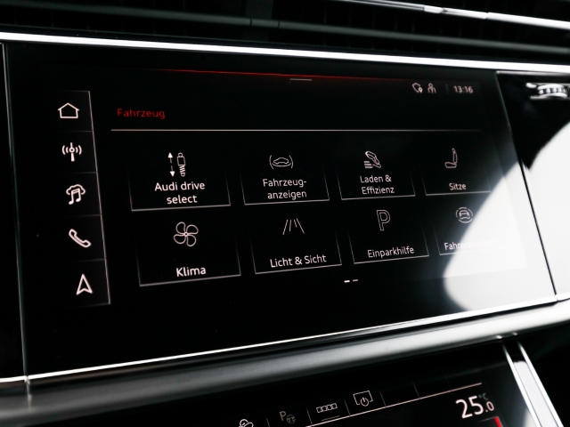 Audi - Q7 55 TFSIe quattro S line business Laser ACC Navi Leder_13