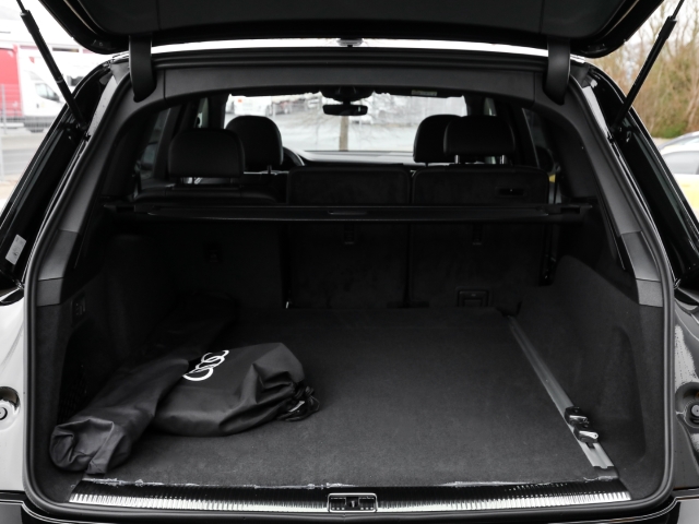 Audi - Q7 55 TFSIe quattro S line business Laser ACC Navi Leder_20