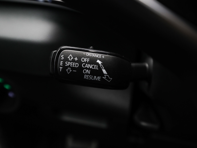 Skoda - Karoq Sportline 1.5 TSI DSG AHK Navi Pano Matrix_10