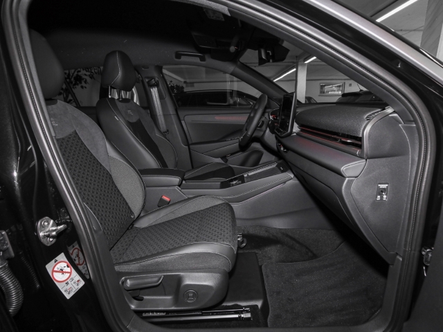 VW - T-Roc 1.5 eTSI DSG R-Line AHK Kamera Ganzjahresreifen_12