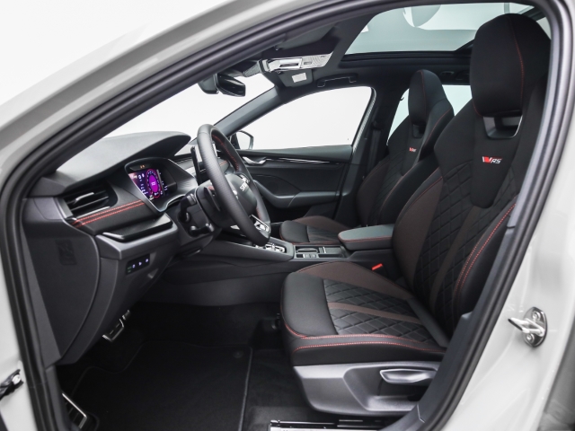 Skoda - Octavia Combi RS 2.0 TSI AHK Navi Pano Winter Canton_6