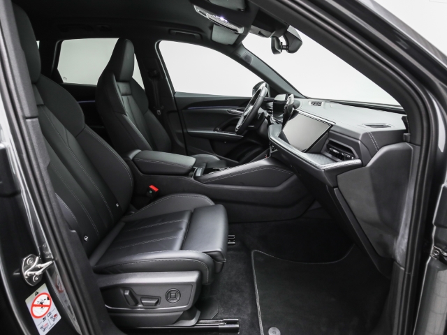 Audi - Q5 edition one schwarz TDI Luftfed. Matrix HUD_16