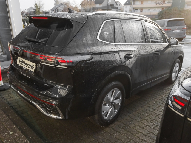 VW - Tiguan R-Line 1.5 eTSI DSG Navi Leder Anschlussgarantie_5
