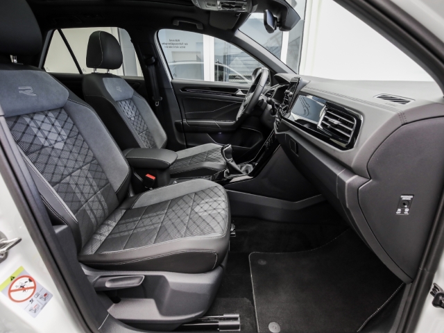 VW - T-Roc 1.5 TSI DSG R-Line Black Style Pano AHK_11